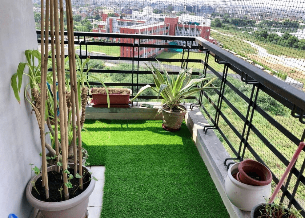 How to Install Artificial Grass on the Balcony